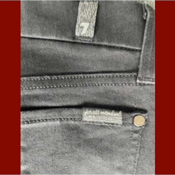 7 for all mankind Black jeans. Floral front, black back new never worn size 26 - Picture 6 of 10